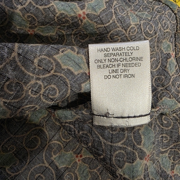 Christopher‎ & Banks Women's Patterned Long Sleeve Shirt - Missletoes/Christmas - Picture 11 of 11